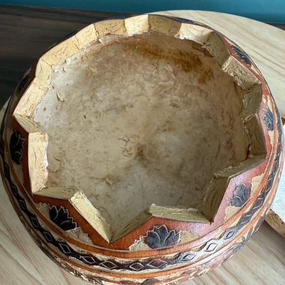 Vintage Hand-Carved Andean Gourd Box With Traditional Peruvian Design With Tags - Picture 13 of 16